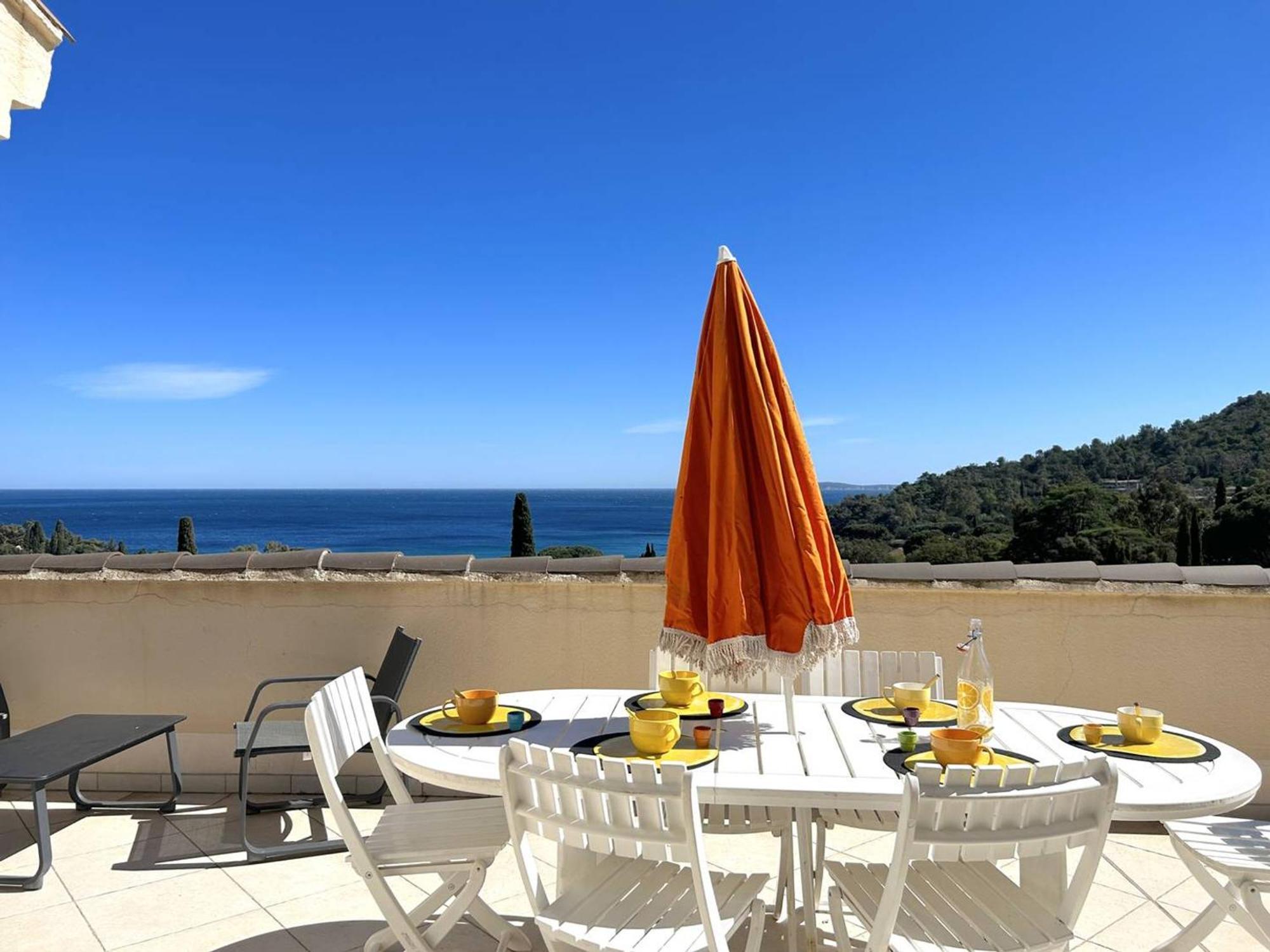 Appartement 3 Pieces 6 Pers Avec Terrasse, Clim, Piscine Privee, Parking - Fr-1-251-81 Le Lavandou Exterior photo